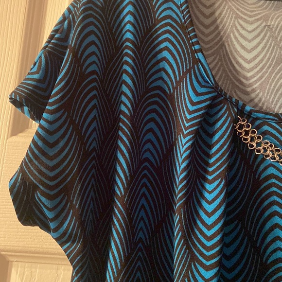 Medium Blouse 💜 - Picture 4 of 6